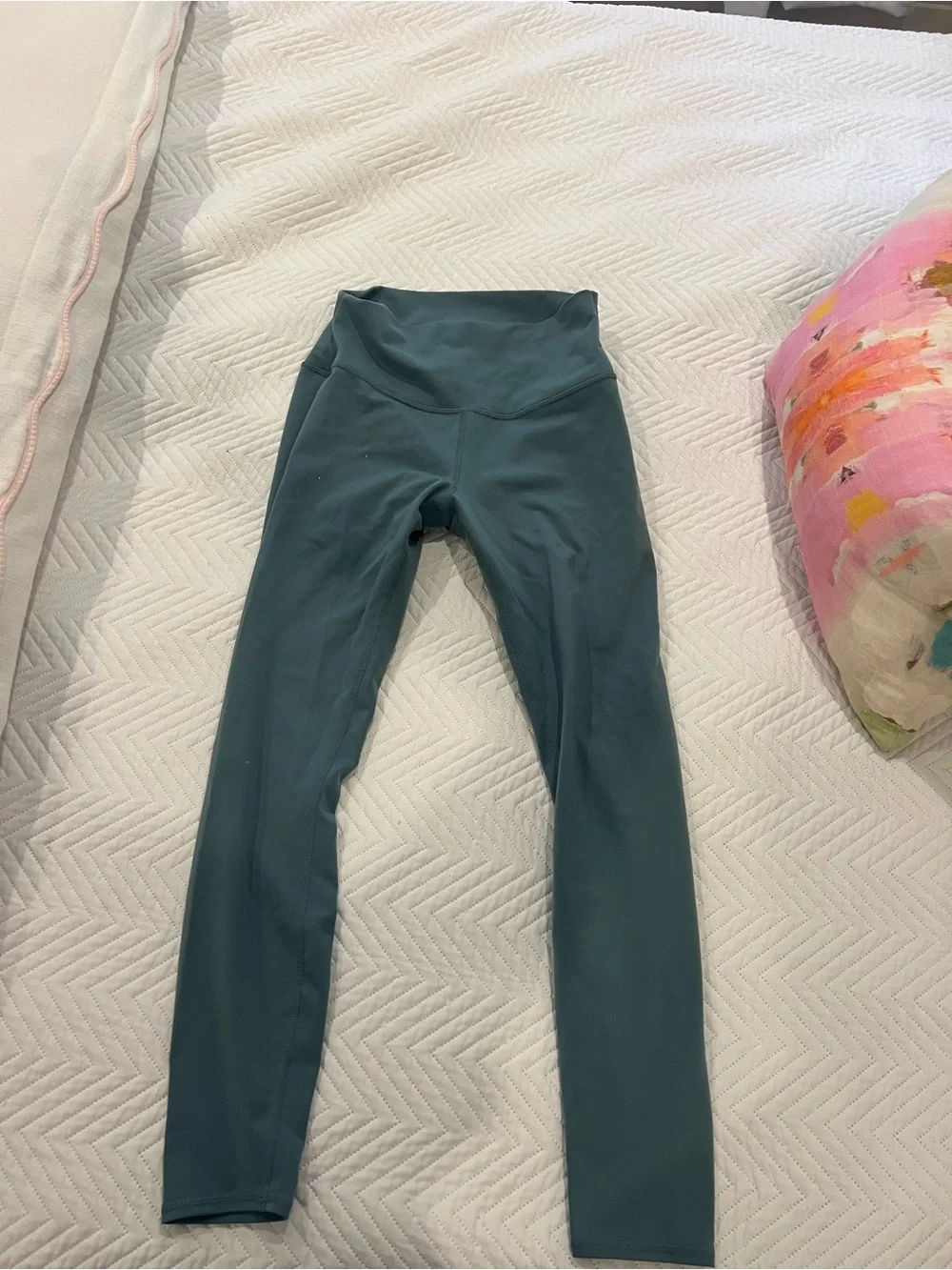 Women 7/8 small Alo Leggings - Teal